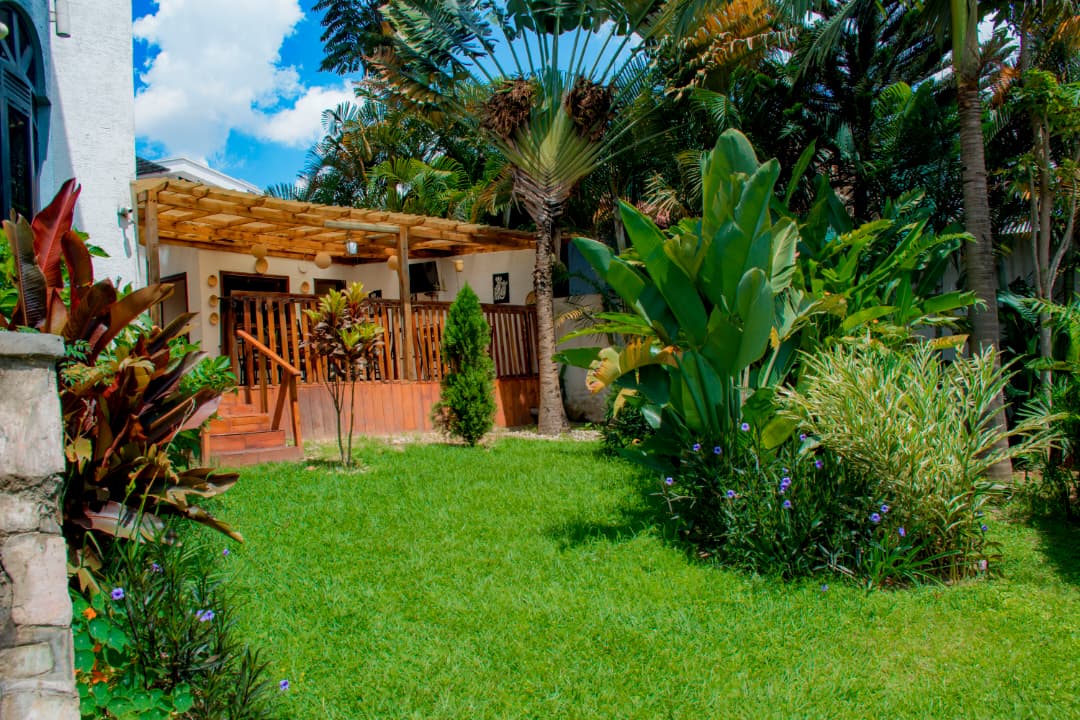 Rena Hotel Exterior