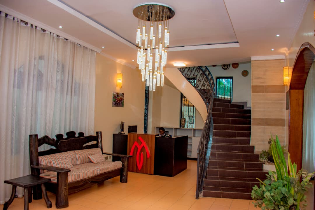 Rena Hotel Exterior